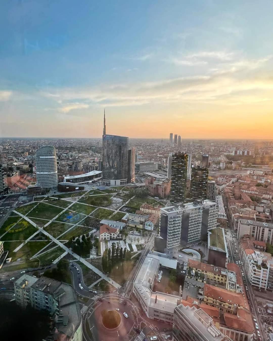 Milano Isola - Bright 2-Room Apartment With Balcony Екстериор снимка